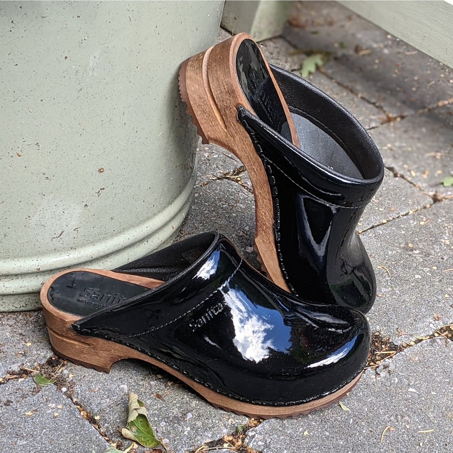 Sanita Retro Patent Danish Clogs in Black (457012)