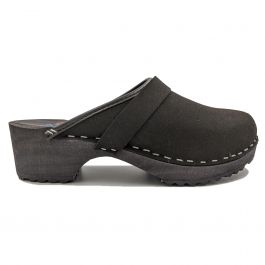 AM Toffeln 100 Clogs in Black Suede | World of Clogs