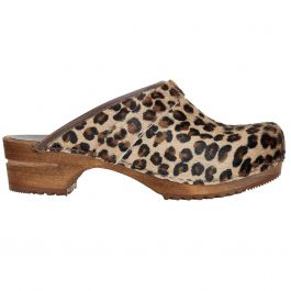 Leopard print hot sale nursing clogs