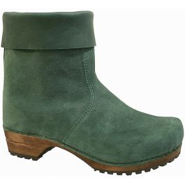 Sanitas boots deals